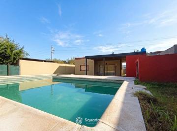Casa · 79m² · 3 Ambientes · 2 Cocheras · Venta | Permuta - Casa de 2 Dorm. con Cochera y Pileta - Tierra de Sueños 3, Sector B, Roldán.