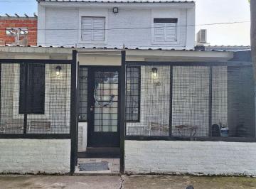 Casa · 130m² · 5 Ambientes · Casa - Granadero Baigorria