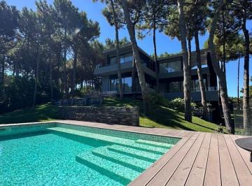 Casa · 340m² · 5 Ambientes · Casa Chalet en Venta en Brisas, Villarobles, Pinamar