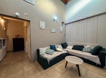 Casa · 141m² · 4 Ambientes · 1 Cochera · Venta - Casa de Dos Dorm. con Cochera y Patio Seco - Arroyito, Rosario.