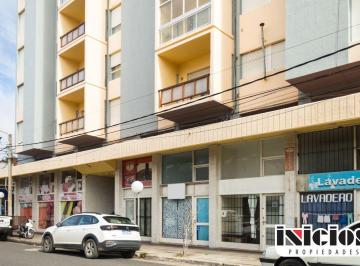 Local comercial , Mar de Ajó · Local: Lebensohn N° 93 E/ Marano y Av Libertador - Mar de Ajo - C819