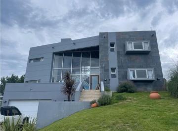 Casa · 211m² · 6 Ambientes · Casa en Venta - 4 Dorm. 4 Baños - Pinamar