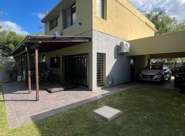 Casa · 149m² · 5 Ambientes · 4 Cocheras · Venta - Casa - Funes