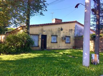 Casa · Casa Esquina en Alquiler B° Apem Las Talitas