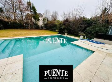 Casa · 180m² · 5 Ambientes · 2 Cocheras · Casa en Solar del Bosque