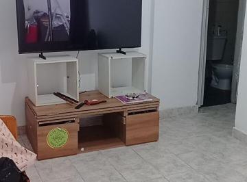 Departamento de 2 ambientes, Pompeya · Departamento 2 Ambientes Laterales con Patio y Lavadero