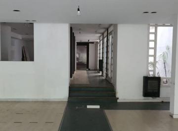 Local comercial de 5 ambientes, Mar del Plata · Importante Local Comercial de 200 m Cub. Mas 60 m. Sobre Av Independencia y Avellaneda.