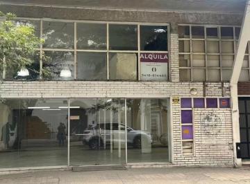 Local comercial · 221m² · Local en El Centro, Amplio Salón con Entrepiso con Doble Altura. a 4 Cuadras del Paseo del Siglo.