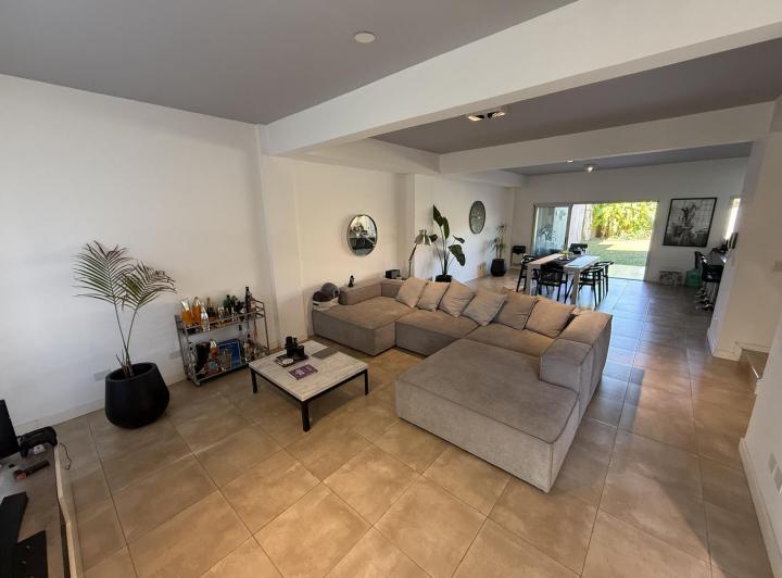 Casa · 166m² · 4 Ambientes · 1 Cochera
