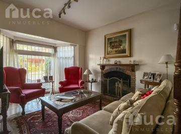 Casa · 280m² · 8 Ambientes · 1 Cochera · Importante Casa de 5 Dorm. con Jardín y Pileta en Venta en Olivos
