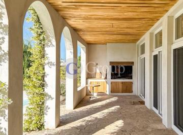 Casa · 298m² · 6 Ambientes · 2 Cocheras · Casa Chalet en Venta en El Cantón Golf, El Cantón, Escobar