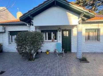 Imagen1 · Punta Mogotes - Chalet de 4 Ambientes con Parque y Piscina