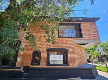 PH · 220m² · 6 Ambientes · 1 Cochera · PH Tipo Casa de 220 m Refaccionada a Nuevo a m de Av Maipu