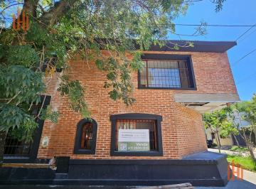 PH · 220m² · 6 Ambientes · 1 Cochera · PH Tipo Casa de 220 m Refaccionada a Nuevo a m de Av Maipu