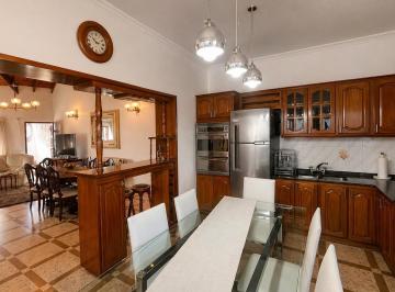 PH · 203m² · 6 Ambientes · Venta PH 3 - 4 Dorm Terraza y Patio - Apto Banco - Av 32 Entre 134 y 134 Bis La Plata
