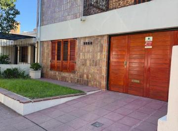 Casa de 10 ambientes, Córdoba · Barrio Av Zona Colegio Jesus Maria.