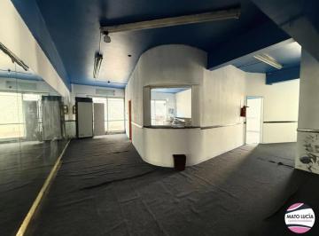 Oficina comercial , Flores · Oficina en Galeria - Sobre Av Rivadavia (Flores)
