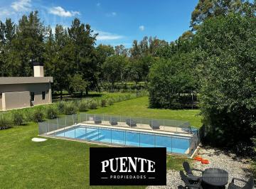 Casa · 250m² · 4 Ambientes · 2 Cocheras · Casa en Barrio Fincas de San Vicente
