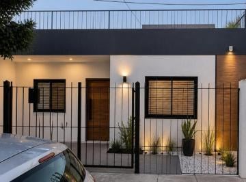 PH · 75m² · 4 Ambientes · 1 Cochera · Casa en Venta Villa Adelina a Reciclar Apto Credito