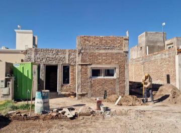 Casa · 80m² · 4 Ambientes · 1 Cochera · Casa en Construccion 2 Dorm. B° Lajas II
