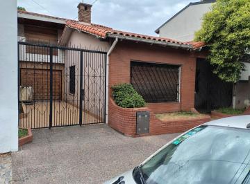 Casa · 1773m² · 5 Ambientes · 3 Cocheras · Excelente Propiedad en Venta 6 Ambientes