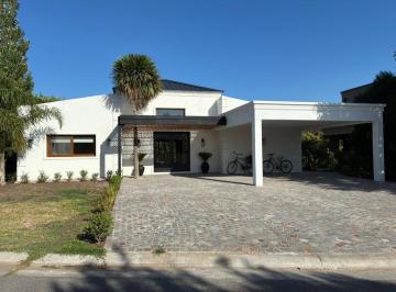 Casa · 280m² · 5 Ambientes · 2 Cocheras · Casa en Venta de 5 Ambientes, La Horqueta de Echeverria, Canning.