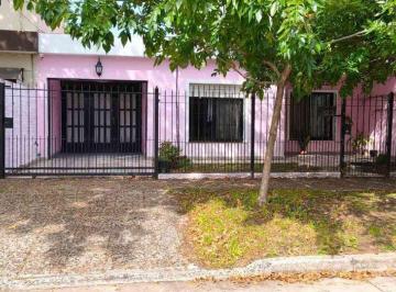 Casa · 89m² · 3 Ambientes · 2 Cocheras · Venta Casa 3 Ambientes Padua Centro Lote 307 m²