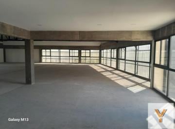 Edificio · 300m² · Salón en Alquiler - 2 Baños - City Bell