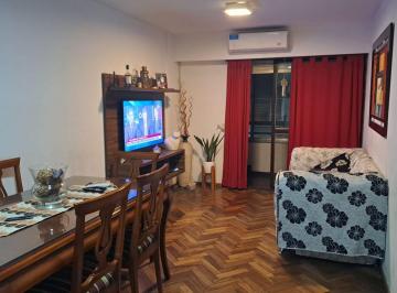 Departamento · 75m² · 4 Ambientes · Venta Departamento 3 Dorm. Balcón Centro
