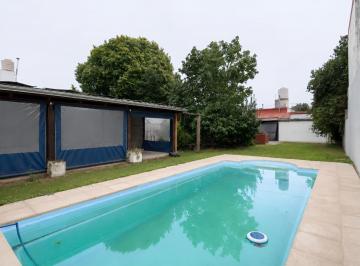 Casa · 257m² · 4 Ambientes · 2 Cocheras · Venta Casa 3 Dorm. Quincho y Pileta