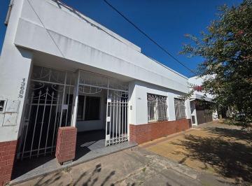 Casa · 170m² · 8 Ambientes · 2 Cocheras · Casa en Venta Los Hornos 4 Dorm.