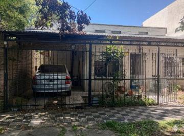 Casa · 137m² · 5 Ambientes · 1 Cochera · Alquiler Casa en Fisherton de 3 Dorm.