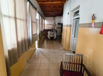 Casa · 200m² · 8 Ambientes · 3 Cocheras · Casa en San Jose, 5 Dorm., Amplios Ambientes