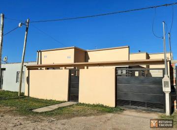 Casa · 100m² · 4 Ambientes · 1 Cochera · Casa en Venta - 3 Dorm. 2 Baños - 280 m² - Manuel B. Gonnet [financiada]
