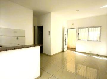 Casa de 3 ambientes, Lanús · Se Vende Casa Tipo PH en Lanús Centro (3 Ambientes, Terraza Propia, Sin Expensas, 85 m², Excelente).
