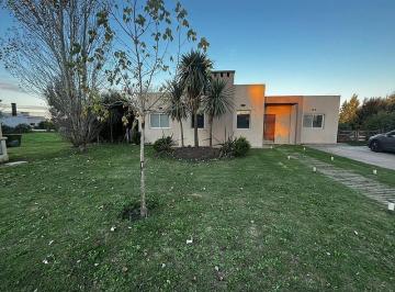 Casa · 216m² · 7 Ambientes · Casa de 7 Ambientes Sobre Lote Interno, en Lagos de San Eliseo. Ruta 58,pte Perón - San Vicente.
