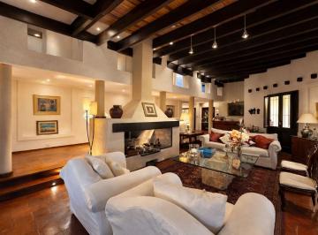 Casa de 8 ambientes, Córdoba · Venta. Zona Sur, Av Valparaíso, 5822. Barrio Inaudi. Magnífica Propiedad de 3000 m² de Terreno