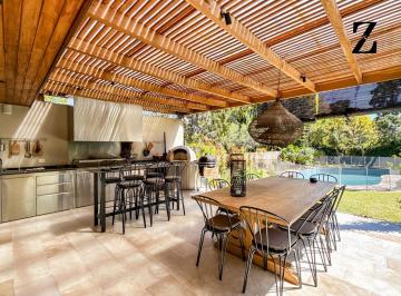 Casa · 280m² · 4 Ambientes · Casa en Una Planta Totalmente Reciclada en San Isidro