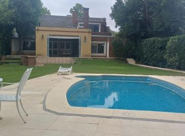 Casa · 200m² · 5 Ambientes · 3 Cocheras · Casa en Venta Las Praderas de Lujan