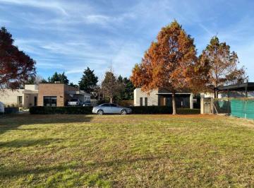Terreno · 450m² · Venta Lote Central B Priv Brujas Pilar Escriturado