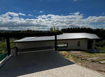 Casa · 340m² · 6 Ambientes · 4 Cocheras · Casa en Estancia Q2