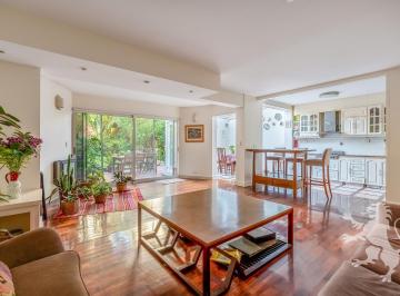 Casa · 273m² · 5 Ambientes · Hermosa Casa - Venta - 5 Ambientes - Amplio Jardin - Coghlan