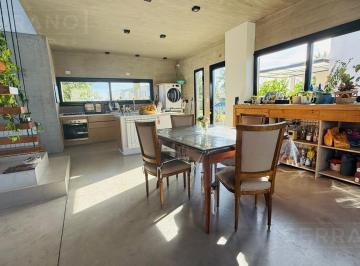 Casa · 300m² · 8 Ambientes · Venta Casa 8 Ambientes con Pileta en El Canton Golf, Escobar