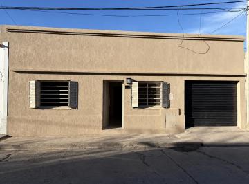 Casa · 100m² · 3 Ambientes · 1 Cochera · Casa en Venta en El Centro de Bahia Blanca Centro