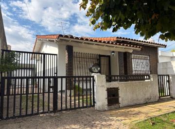 Casa de 3 ambientes, Almirante Brown · Chalet en Venta