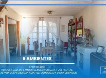 Casa · 114m² · 6 Ambientes · 1 Cochera · Casa en Temperley, Casa de 6 Ambientes en Temperley, Apto Crédito, Jardín, Patio, Cochera