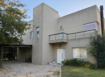 Casa de 6 ambientes, Ituzaingó · Alquiler - Casa de 3 Dorm.