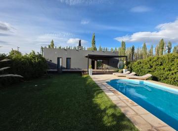 Casa · 680m² · 3 Dormitorios · 1 Cochera · Casa 3 Dorm., Los Castaños, Plottier