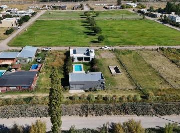 Casa · 680m² · 3 Dormitorios · 1 Cochera · Casa 3 Dorm., Los Castaños, Plottier