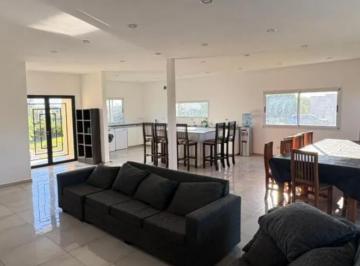 Casa · 180m² · 4 Ambientes · 2 Cocheras · Casa Venta Barrio San Sebastián Escobar